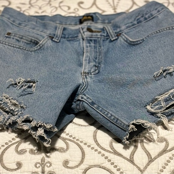Lee Light Wash Blue Denim DIY Cut Off Distressed Shorts. SZ 31. Fringe. Boho. - Picture 3 of 15